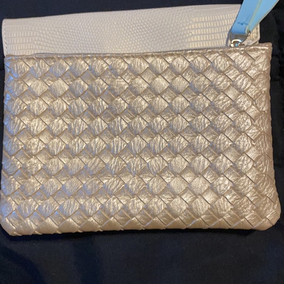 ❌❌SOLD SOLD❌❌Cosmetic bag & eye bundle - Picture 10 of 12